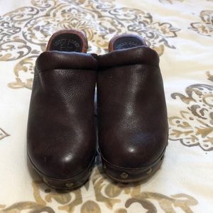 Lucky Brand leather clogs (size 8M)